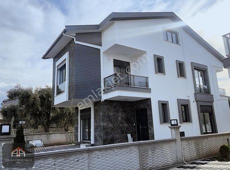 Didim Akbük'te Geniş Bahçeli Satılık Villa
