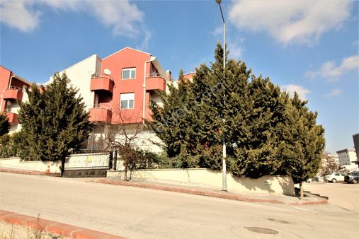 Satılık Villa 7+2 450m2 Park Caddesi Ahmet Taner Kışlalı
