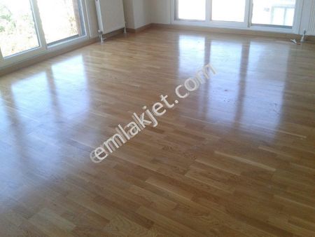 Hızır Turizm Emlak’ Dan Merdivenköy’ De 3+1 Kombili Satılık Daire