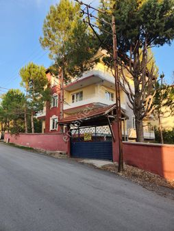 Yıldız Emlak Tan Satılık Müstakil 3katlı Ev