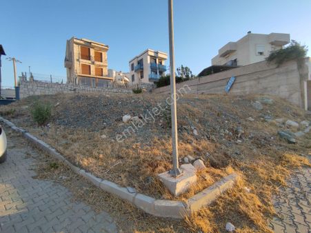 Seferihisar Zümrüt Evleri Sitesinde 370 M2 Villa Arsaları