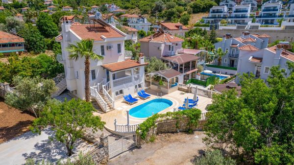 Fethiye Ölüdenizde Satılık 5+1 Villa