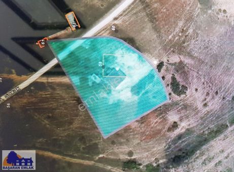 Yatırımlık Arsa, 1494 M2 Hisseli İçinde Müstakil Ev Var