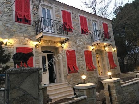Yeni Foça'da Tamamı Orijinal Taş Satılık Villa 20.000.000tl