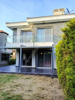 Alaçatı Gayrimenkul'den Ilıcada Kış Sezonu İçin Kiralık Villa.