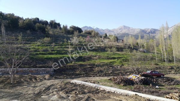 Burdur Ağlasun Yeşilbaş Köyünde Satılık 2.500m² Arsa