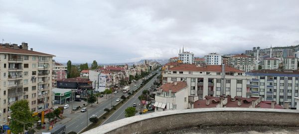 Söğütlü De Satılık Ana Cadde Üzeri Mükemmel Ticari Bina