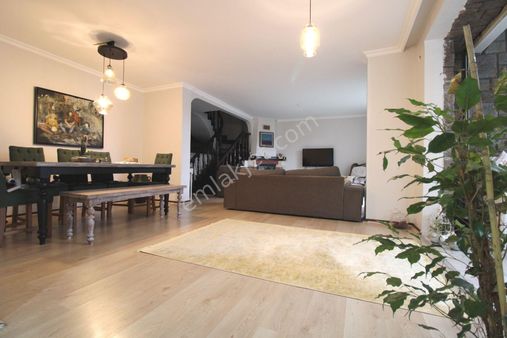 Fırsat !!! ___çengelköy Ata-2 Sitesinde____ 350 M2 Triplex Villa