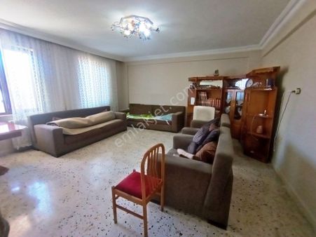 Babacandan Emniyet Caddesinde Doğalgazlı-asansörlü 3+1 Daire