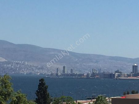 Mithatpaşada Caddeye Cepheli Asansörlü Deniz Manzaralı Köşe Daire