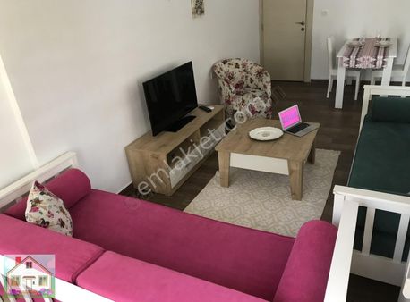 Terrasuıt/lara'da Günlük/haftalık/aylık Kiralık Geniş1+1/4 Kişi