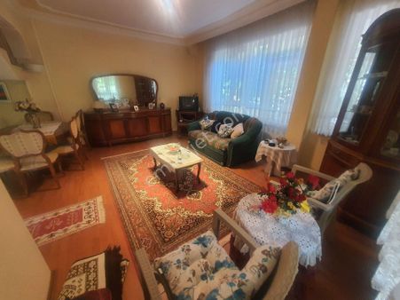 Altınkum Merkezde Denize Kordona Yürüme Mesafesinde Taş Villa