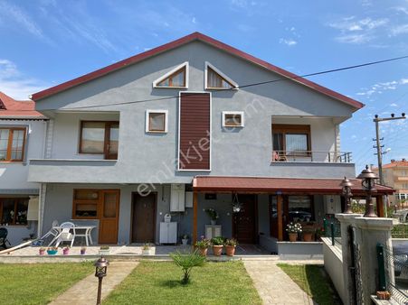 Karasu Yalı Mahallesinde Geniş Kullanımlı 4+1 Satılık Dubleks