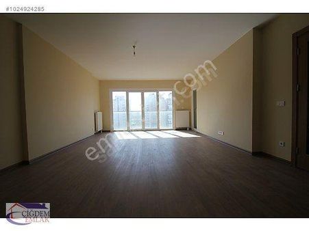 Çiğdem Emlak'tan Locamahal'de 3+1 Satılık 178m2 Peyzaj Manz Daire