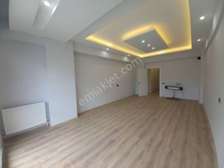 Güvenay - Çorum Bahçelievler Mahsuni Şerif Parkı Yanı Sıfır 3+1