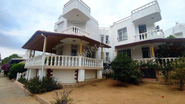 Güneş Gayrimenkul'den Akbükte Denize Yakın Masrafsız 3+1 Villa