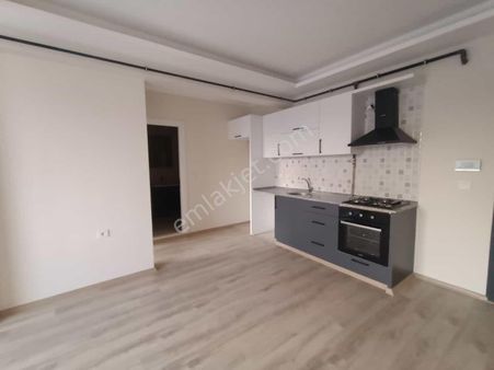 Seyrekköy Ūniversite Yanında Acele Satılık Resıidans Ayarında 1+1 Seyrek