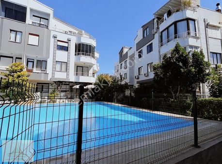 Güzeloba Merkezde K. Otoparklı Havuzlu Sitede 2+1 Satılık Daire