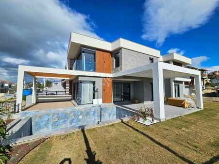 Kuşadası'nda Full Manz. Özel Havz. Müstakil, Akıllı Ev, Lux 5+1