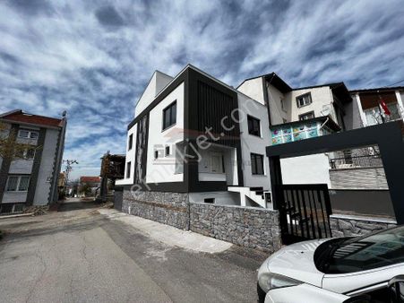 Güvenay-çorum Binevlerde Köşe Başı Parka Cephe Villa