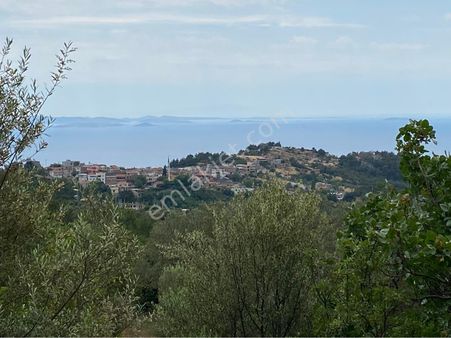 Doğa,deniz Ve Köy Manzaralı Tarla