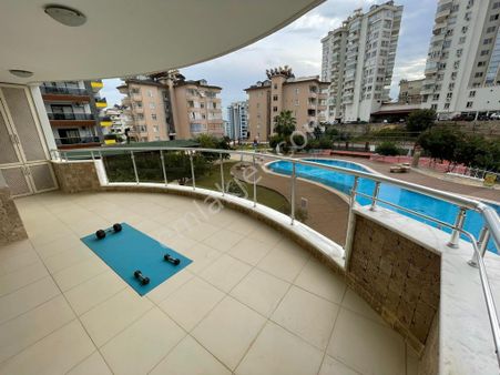 Alanya Tosmur 'da Havuz Manzaralı 3 +1 Satılık Daire
