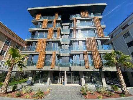 Bahçelievlerde Cadde Üstü Satılık Daireler