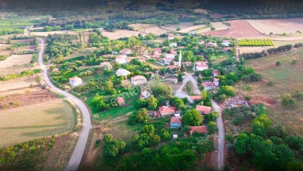 Lapseki Hacıömerler'de Önü Açık 328 M² Konut İmarlı Köşe Arsa