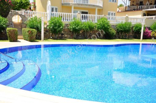 Alanya Konaklıda Havuz Ve Doğa Manzaralı Satılık Villa