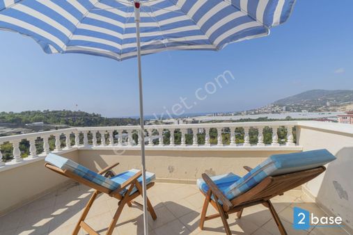 Alanya Demirtaş'ta Site İçinde Satılık Muhteşem Manzaralı 3+1 Dubleks Daire 150m2