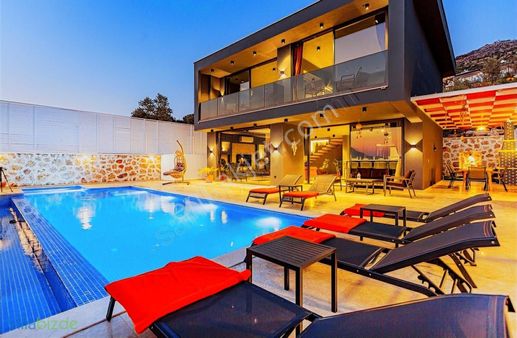 Kalkan Yeşilköy'de 3+1 Lüks Satılık Villa (yüksek Kira Getirili)