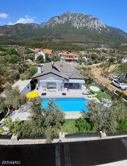 Fethiye Üzümlü 'de Satılık Betonarme Bungalow