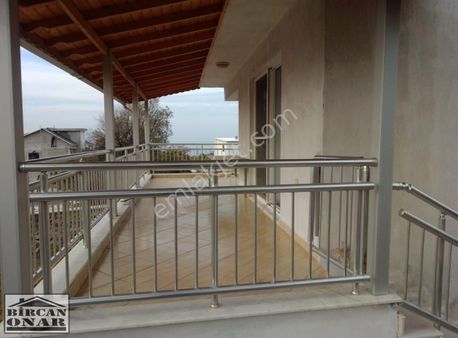 Çandarlı Bimeyko'da Eşyalı Kiralık ( Yıllık ) Müştakil Dubleks Villa