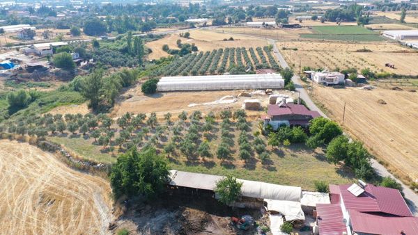 Fethiye Seydikemer De 3582 M2 İçerisinde 2+1 Full Eşyalı Daire Bulunan Satılık Arsa