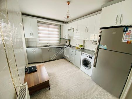 Yeşiltepe Kozan Yoluna 150 Mt Mesafede Zemin 150 Mt İş Yeri Üst Kat 3+1 Km 120 Oturumlu İskanlı