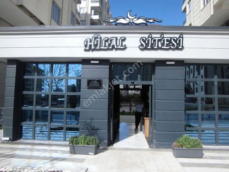 Karşıyakada Hilal Sitesi De Satlık Lüxs Daire
