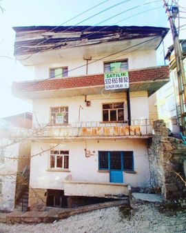 4 Katlı Satılık Bina