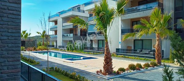 Saim Gencay Gayrimenkulden Gemlik Umurbeyde Havuzlu Kiralık Teras Dubleks