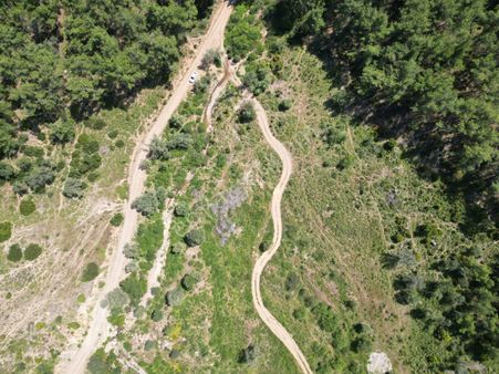 Menderes Yeniköy 15,5 Dönüm Araç Takası Yapılır.