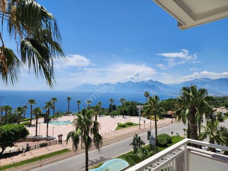 4+1 İyi Deniz Manzaralı ,ara Katta Satılık 210 M2 Köşe Daire