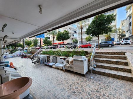 Bahçelievler Teomanpaşa Cad. De Satılık 120 M2 Satılık Dükkan