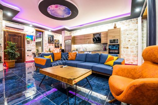 Kaşta Lüks Yapılı Villa Yatırımlık Full Eşyalı