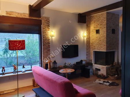 Foça Ilıpınarda Satılık Geniş Bahçeli Müstakil Ev