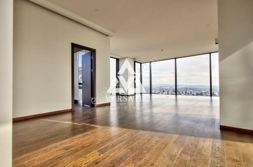 Zorlu Center Yanı Çiftçi Towers'da 4.5+1 Satılık A Tipi Lüks