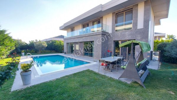 Müstakil Havuz.. Sauna.. Fin Hamamı.. Asansör.. Triplex Villa..