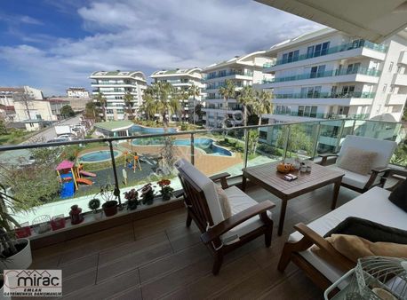 Manavgat Merkezde Site İçerisinde Harika Dubleks Daire