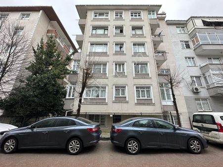 Avcılar Merkez Mh.'de-arka Sokakdan Düz Giriş-masrafsız Daire