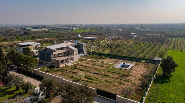 Kemalpaşa Armutlu'da 8 Dönüm Üzerinde 2 Adet Satılık Müstakil Ev