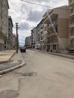 Acil Satılık 1 Batarlı 55m2 İşyeri,1 Adet 50 M2 Ve 1 Adet 57m2 2 Adet 1+1 Daireler Satılıktır.