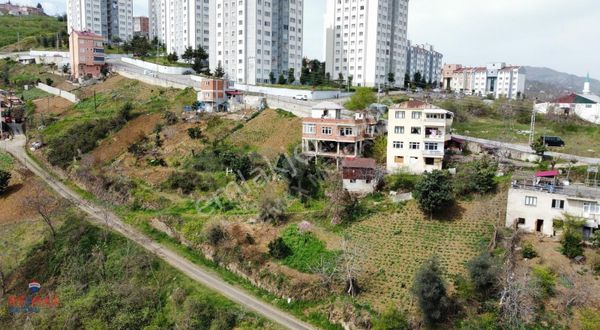 Akçaabat Sarıtaş Toki Yanı İçinde Bina Olan Satılık Arsa